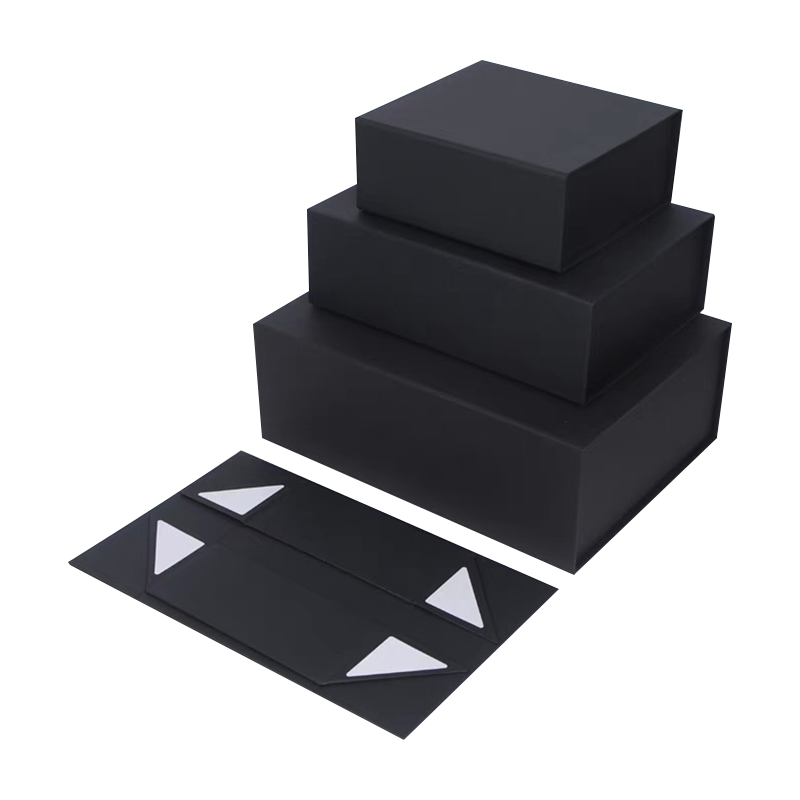 Karton lipat hitam mewah